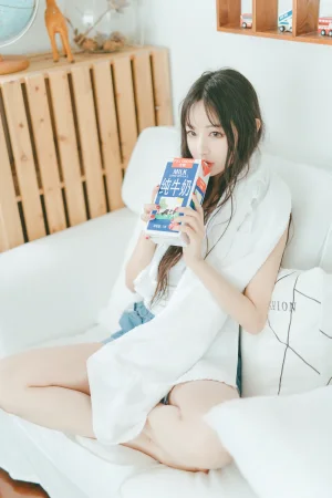 Shika小鹿鹿《日系写真》主题写真：20张全套美图