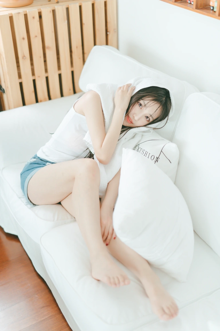 Shika小鹿鹿《日系写真》主题写真：20张全套美图