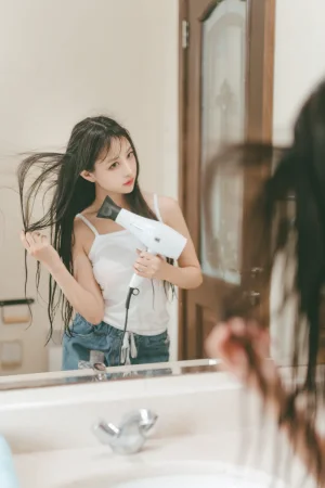 Shika小鹿鹿《日系写真》主题写真：20张全套美图