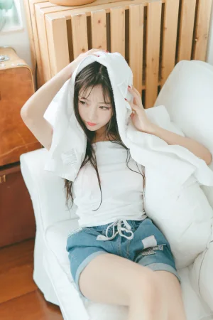 Shika小鹿鹿《日系写真》主题写真：20张全套美图