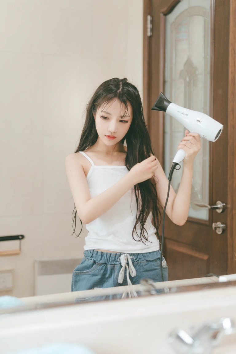 Shika小鹿鹿《日系写真》主题写真：20张全套美图