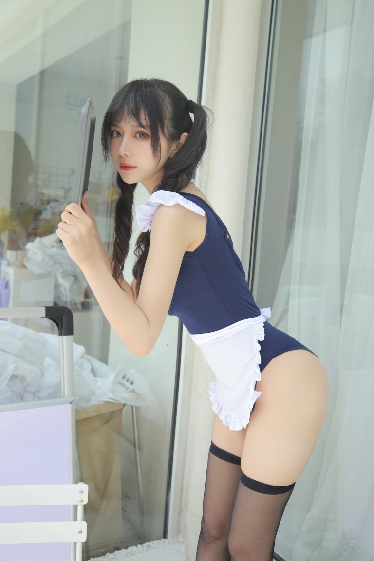 Shika小鹿鹿《双马尾日 电子版》主题写真：10张全套美图