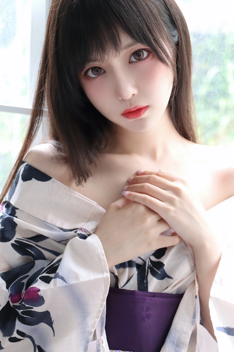 Shika小鹿鹿《夏日合集》主题写真：15张全套美图