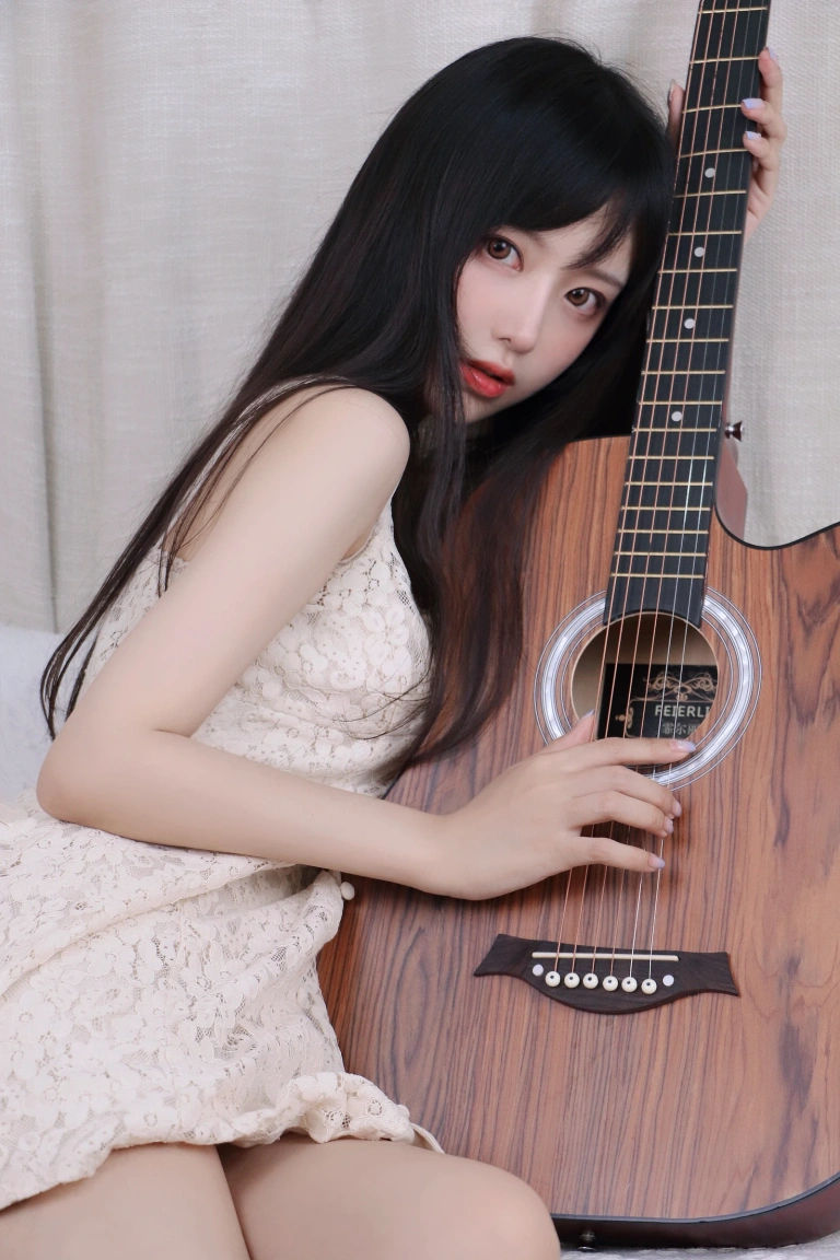 Shika小鹿鹿《夏日合集》主题写真：15张全套美图