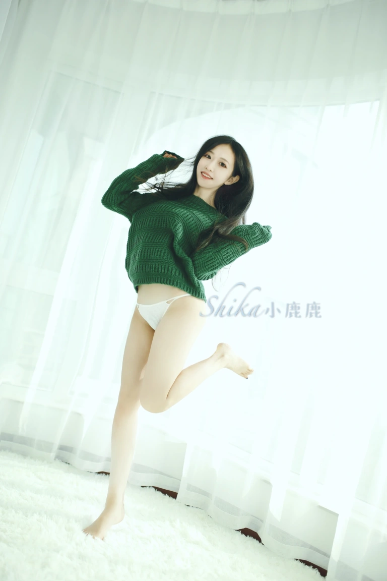 Shika小鹿鹿《写真02》主题写真：14张全套美图
