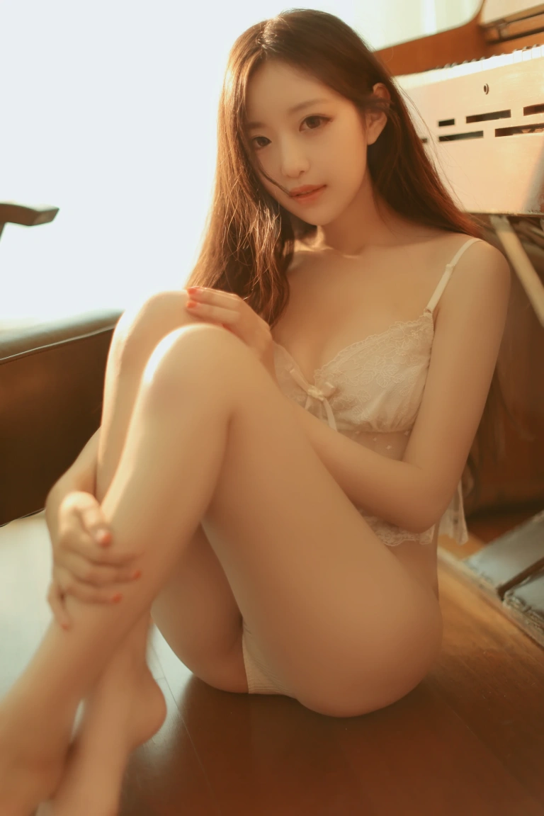 Shika小鹿鹿《写真05》主题写真：17张全套美图