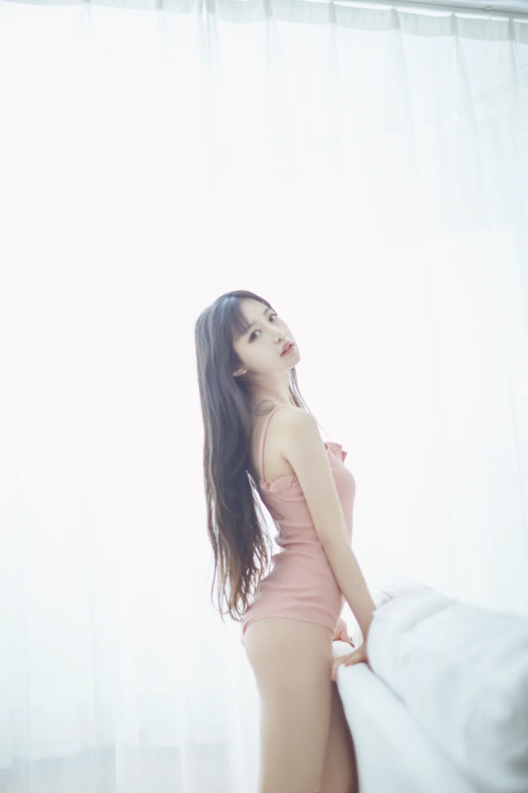 Shika小鹿鹿《写真06 41度》主题写真：24张全套美图