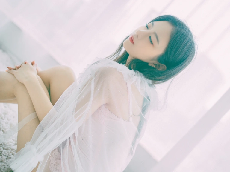 Shika小鹿鹿《浴池》主题写真：9张全套美图
