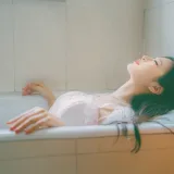 Shika小鹿鹿《浴池》主题写真：9张全套美图