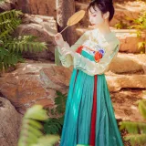 Shika小鹿鹿《中秋》主题写真：18张全套美图