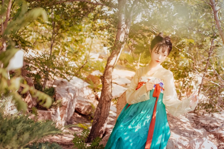 Shika小鹿鹿《中秋》主题写真：18张全套美图