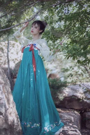 Shika小鹿鹿《中秋》主题写真：18张全套美图