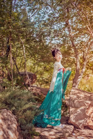 Shika小鹿鹿《中秋》主题写真：18张全套美图
