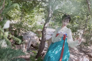 Shika小鹿鹿《中秋》主题写真：18张全套美图