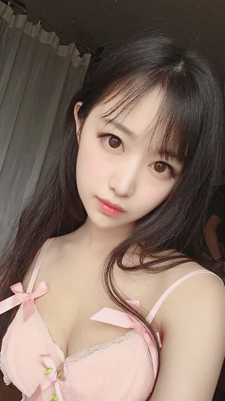 Shika小鹿鹿《自拍》主题写真：80张全套美图