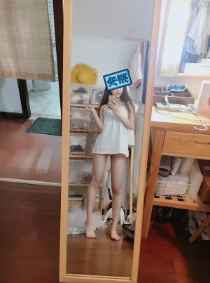 Shika小鹿鹿《自拍》主题写真：80张全套美图