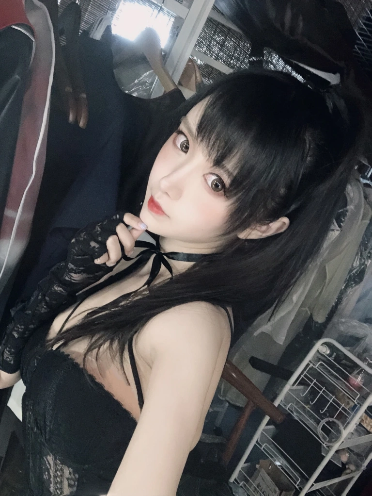 Shika小鹿鹿《妄想天国 真爱版》主题写真：24张全套美图，含3个视频