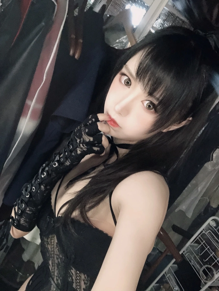 Shika小鹿鹿《妄想天国 真爱版》主题写真：24张全套美图，含3个视频