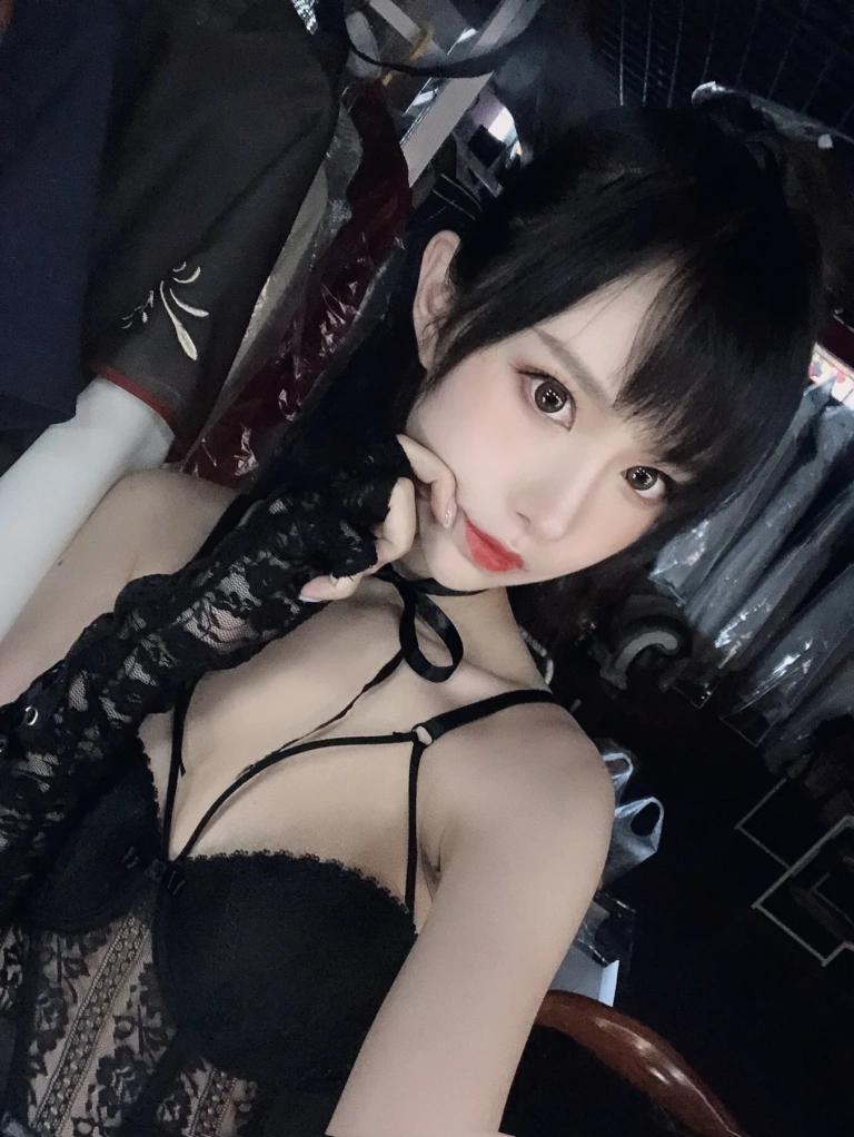 Shika小鹿鹿《妄想天国 真爱版》主题写真：24张全套美图，含3个视频