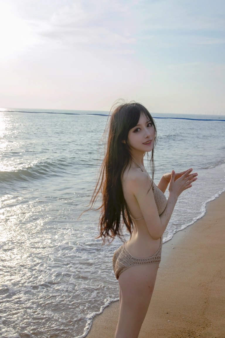 Shika小鹿鹿《夏色彼女 真爱版》主题写真：16张全套美图，含9个视频