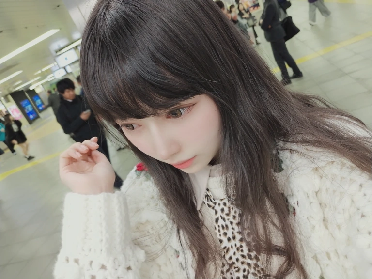Shika小鹿鹿《东京自拍》主题写真：50张全套美图