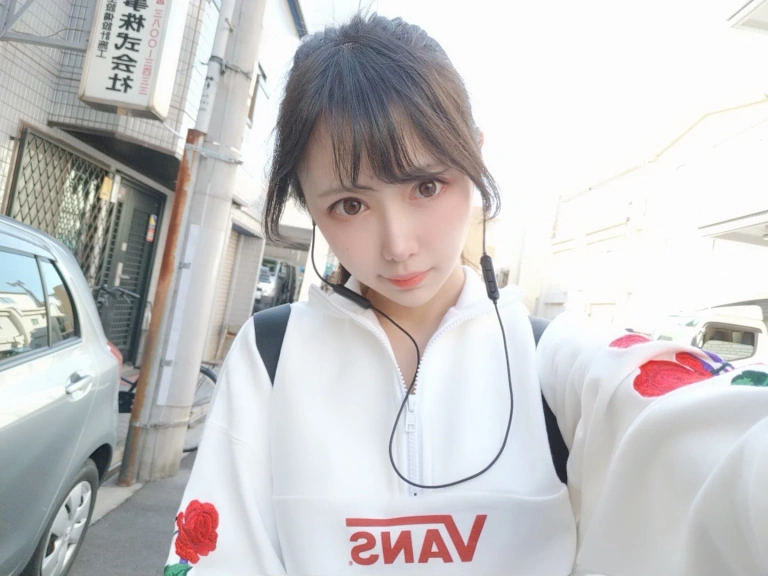 Shika小鹿鹿《东京自拍》主题写真：50张全套美图