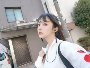 Shika小鹿鹿《东京自拍》主题写真：50张全套美图