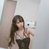Shika小鹿鹿《夏日自拍》主题写真：25张全套美图