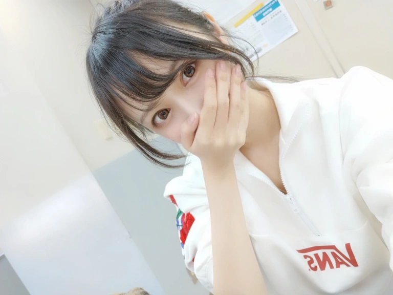 Shika小鹿鹿《夏日自拍》主题写真：25张全套美图