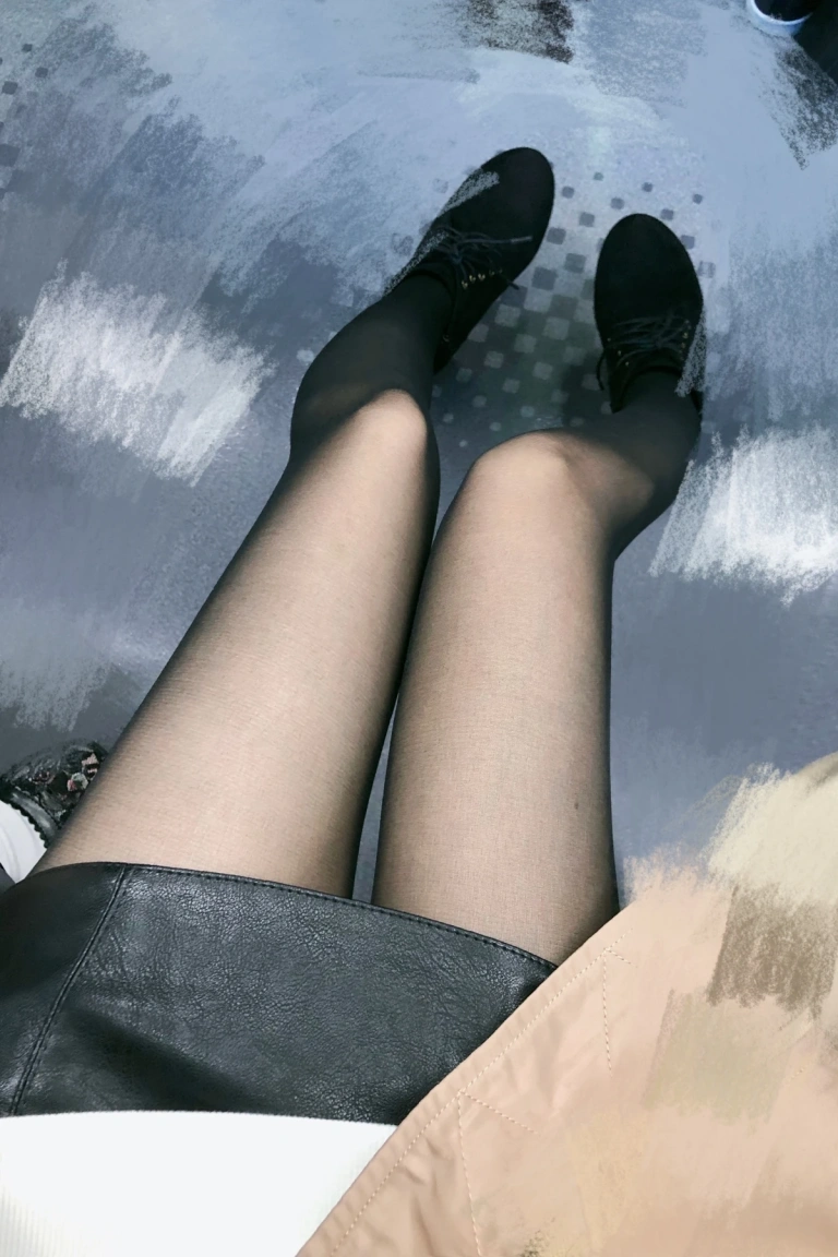 Shika小鹿鹿《夏日自拍》主题写真：25张全套美图