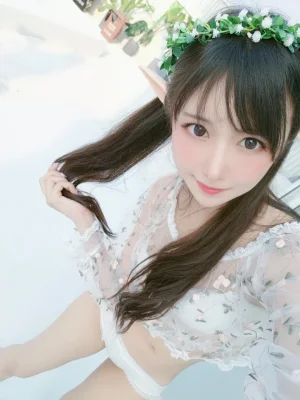 Shika小鹿鹿《夏日自拍》主题写真：25张全套美图