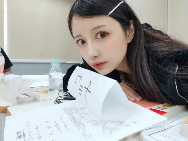 Shika小鹿鹿《夏日自拍》主题写真：25张全套美图