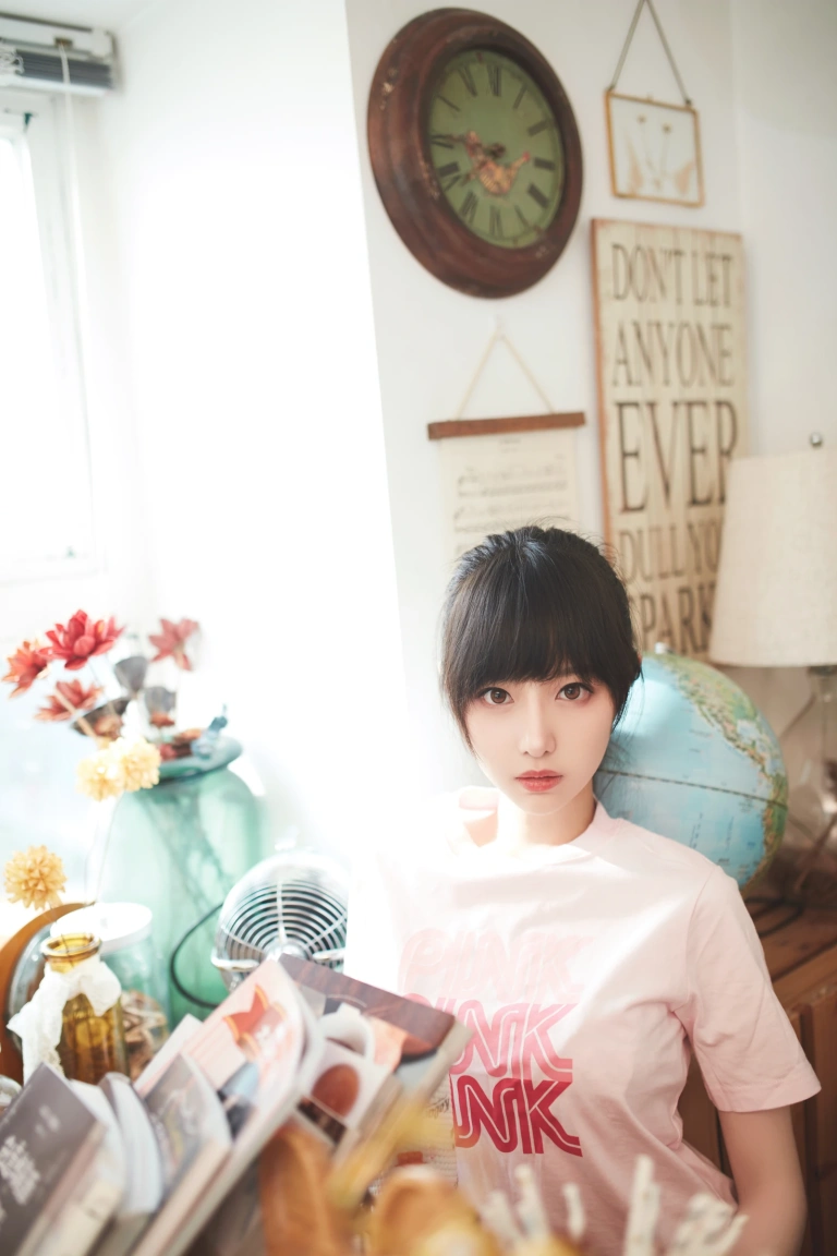 Shika小鹿鹿《小鹿乱撞》主题写真：20张全套美图