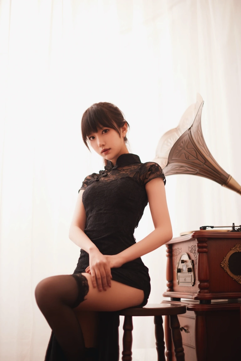 Shika小鹿鹿《小鹿乱撞》主题写真：20张全套美图