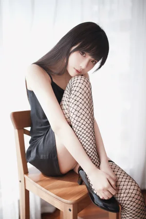 Shika小鹿鹿《小鹿乱撞》主题写真：20张全套美图