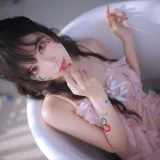 Shika小鹿鹿《HANA真爱版电子壁纸》主题写真：20张全套美图