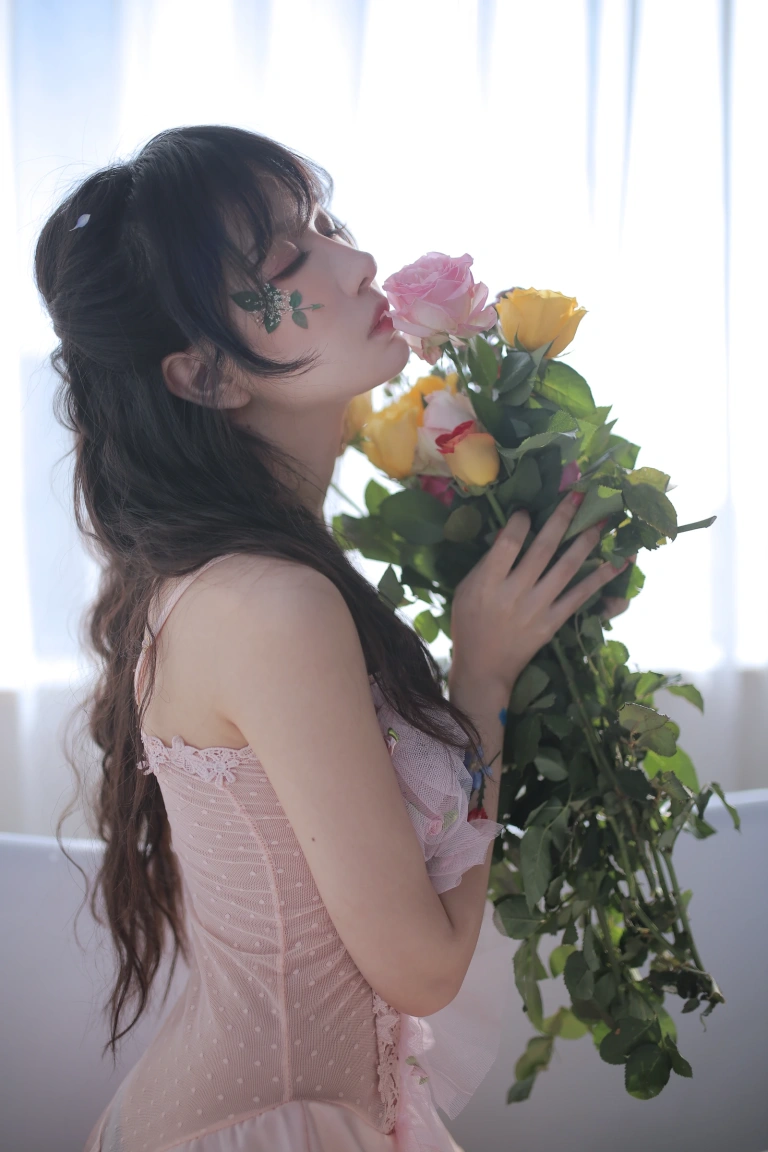 Shika小鹿鹿《HANA真爱版电子壁纸》主题写真：20张全套美图