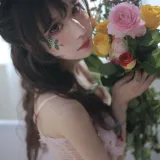 Shika小鹿鹿《HANA真爱版电子壁纸》主题写真：20张全套美图