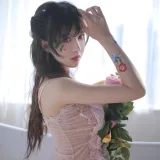 Shika小鹿鹿《HANA真爱版电子壁纸》主题写真：20张全套美图