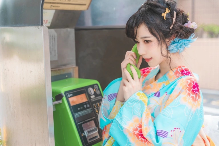 Shika小鹿鹿《小鹿日和 绘事空（上下册）》主题写真：40张全套美图