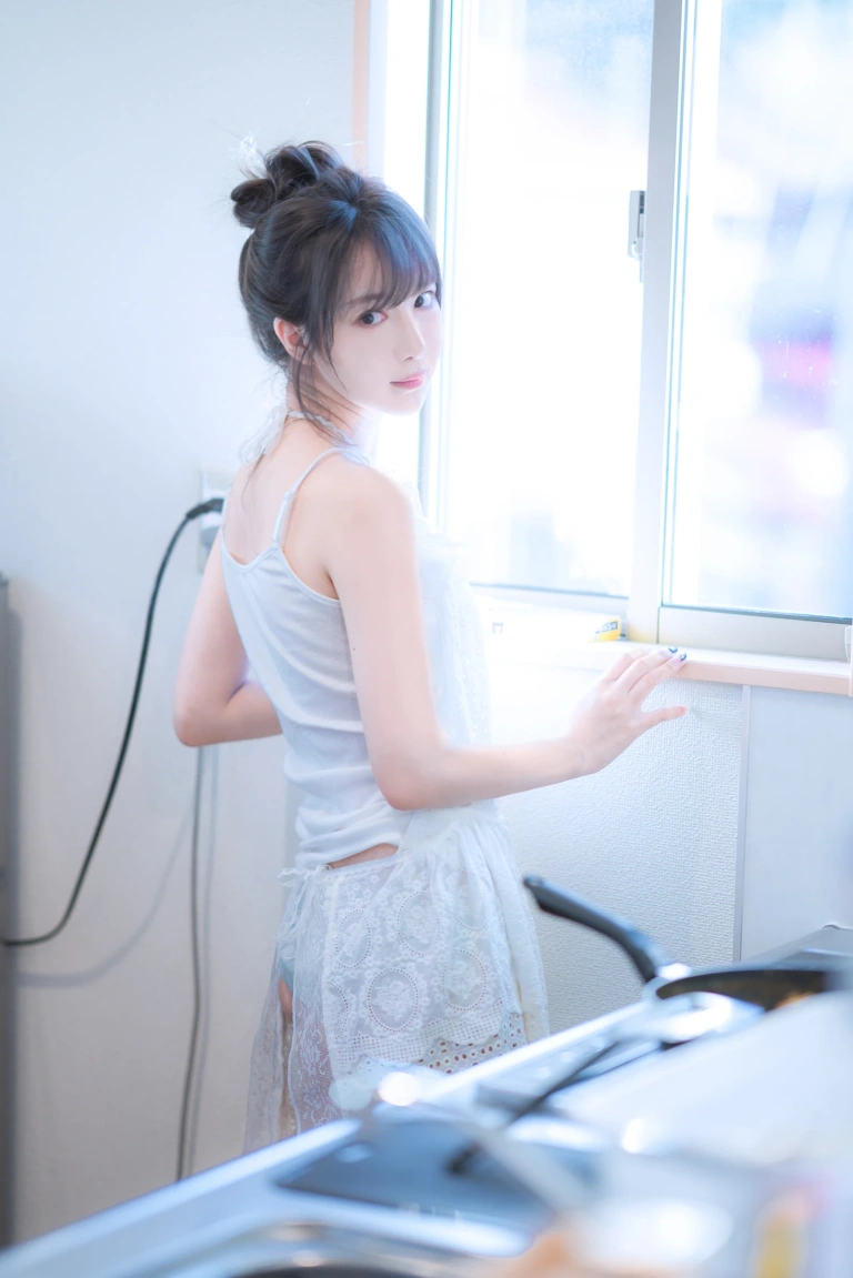 Shika小鹿鹿《小鹿日和 绘事空（上下册）》主题写真：40张全套美图