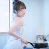 Shika小鹿鹿《小鹿日和 绘事空（上下册）》主题写真：40张全套美图