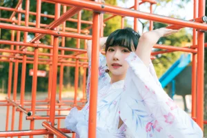Shika小鹿鹿《小鹿日和 绘事空（上下册）》主题写真：40张全套美图