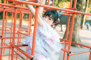 Shika小鹿鹿《小鹿日和 绘事空（上下册）》主题写真：40张全套美图
