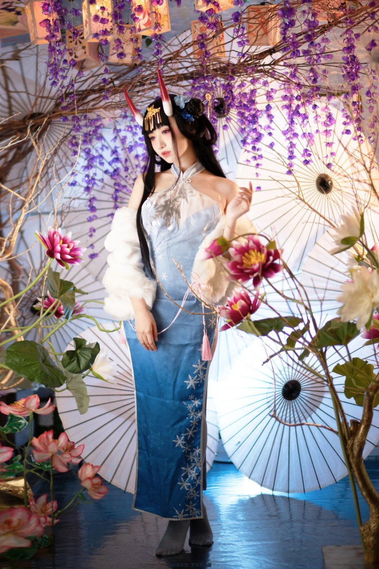 Shika小鹿鹿《能代旗袍》主题写真：19张全套美图