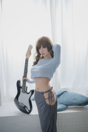 Shika小鹿鹿《吉他妹妹》主题写真：20张全套美图