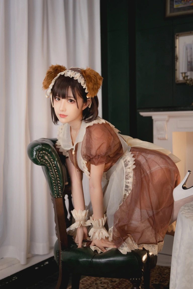 Shika小鹿鹿《透明女仆》主题写真：22张全套美图