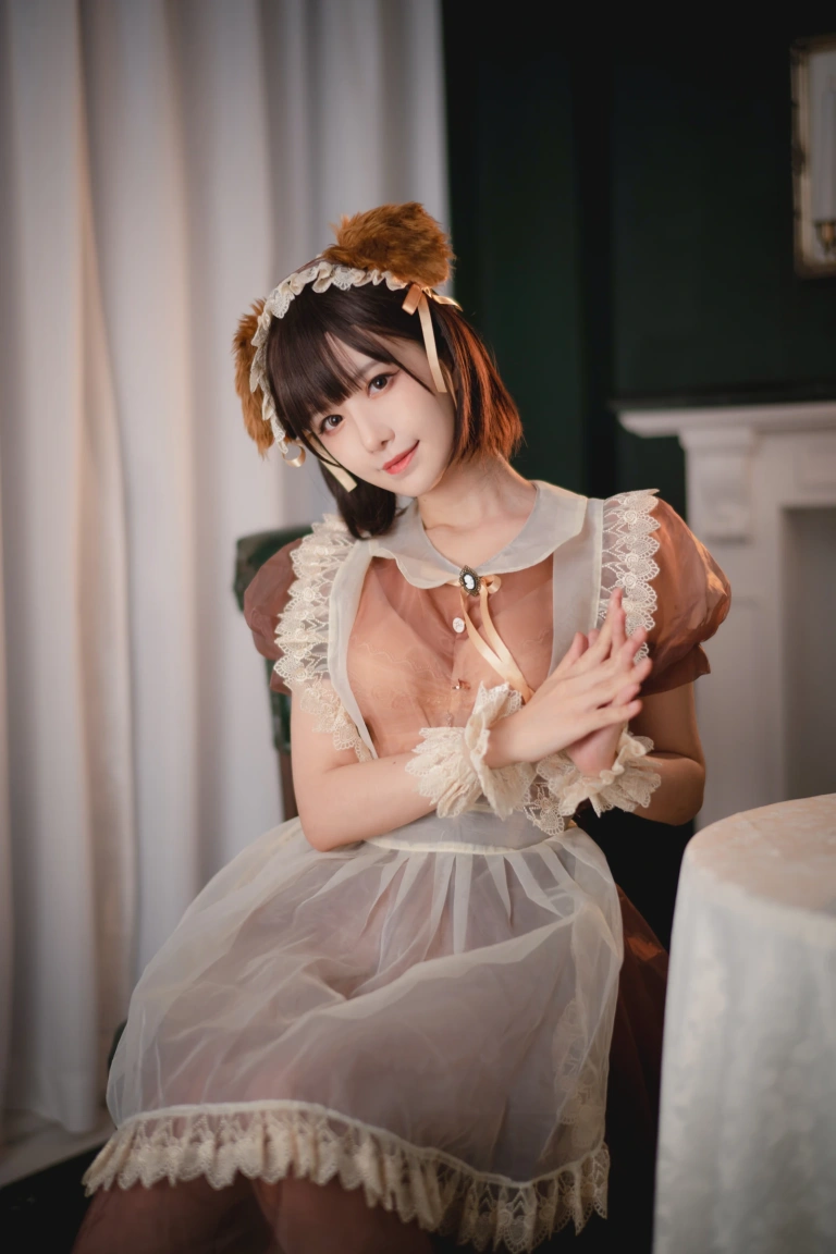 Shika小鹿鹿《透明女仆》主题写真：22张全套美图