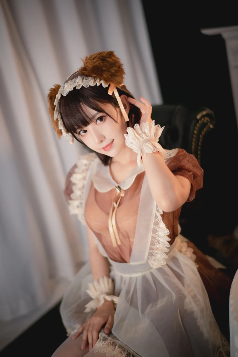 Shika小鹿鹿《透明女仆》主题写真：22张全套美图