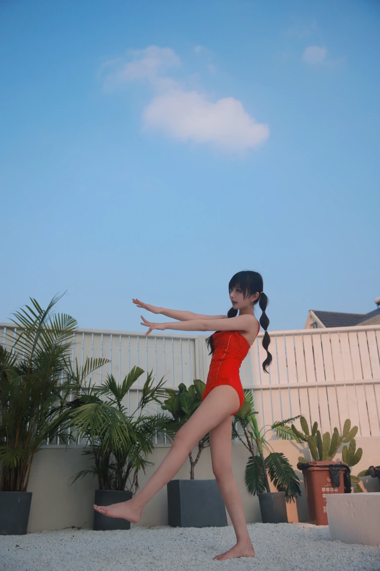 Shika小鹿鹿《P1泳装两套》主题写真：63张全套美图